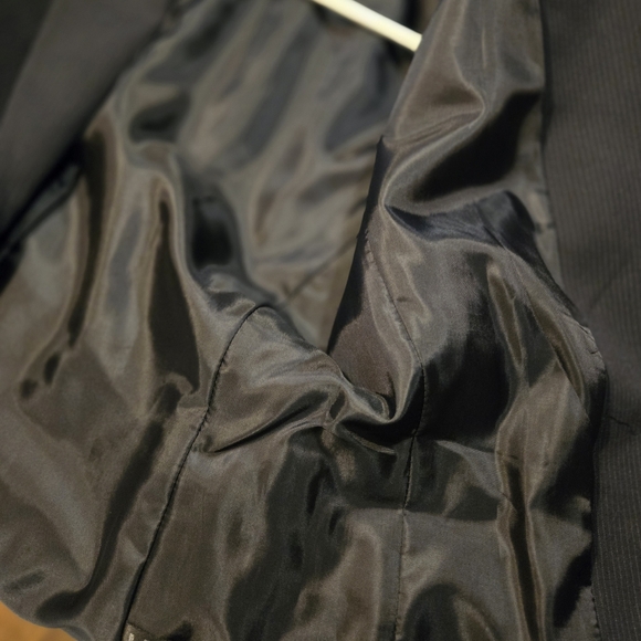 Tahari Women's Pinstripe Grey Suit Skirt Arthur S. Levine Size 2 - Picture 8 of 15